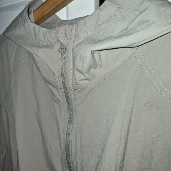 Rain Short Jacket in green army. Size L - Picture 3 of 4